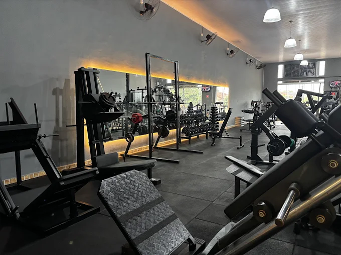 Salão principal na Vila Fitness